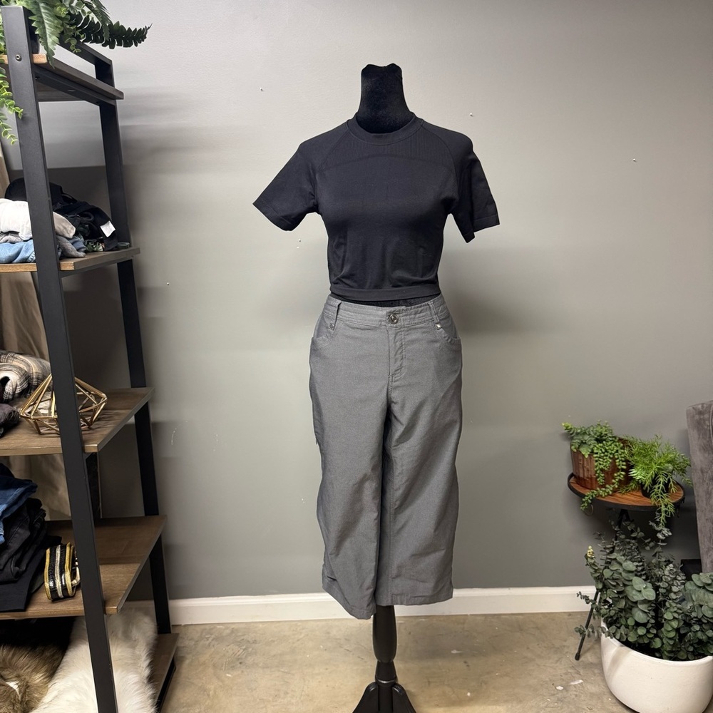 Kuhl Trekr Kapri womens 10 gray travel utility hiking capris gorpcore outdoors